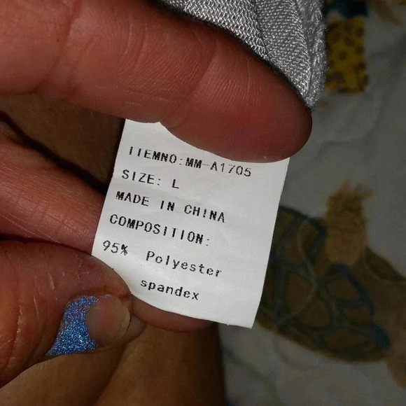 Glimmer Polyester collared cropped button up - large NWOT​​ - Picture 2 of 6